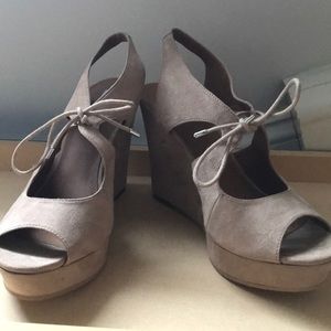 Cream Wedges